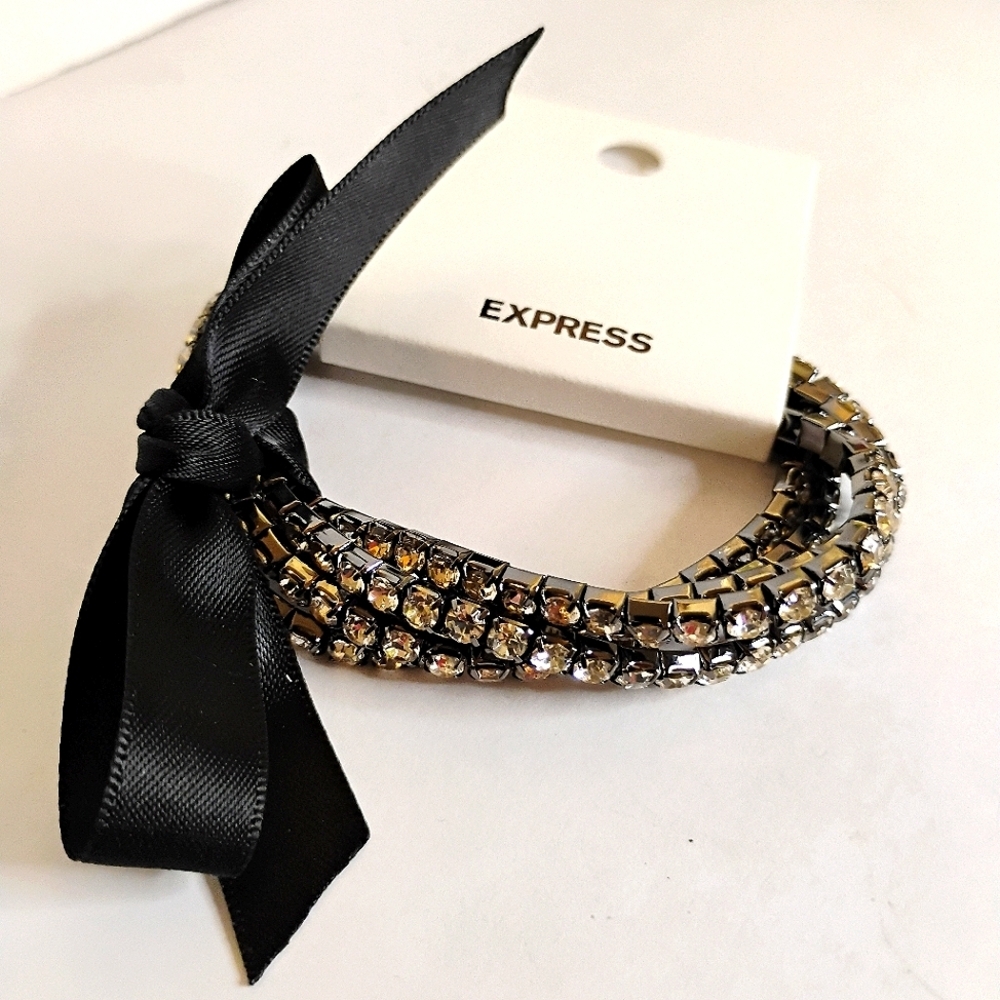 New‎ Express Stackable Black Crystal Set of 5 Stretch Brace